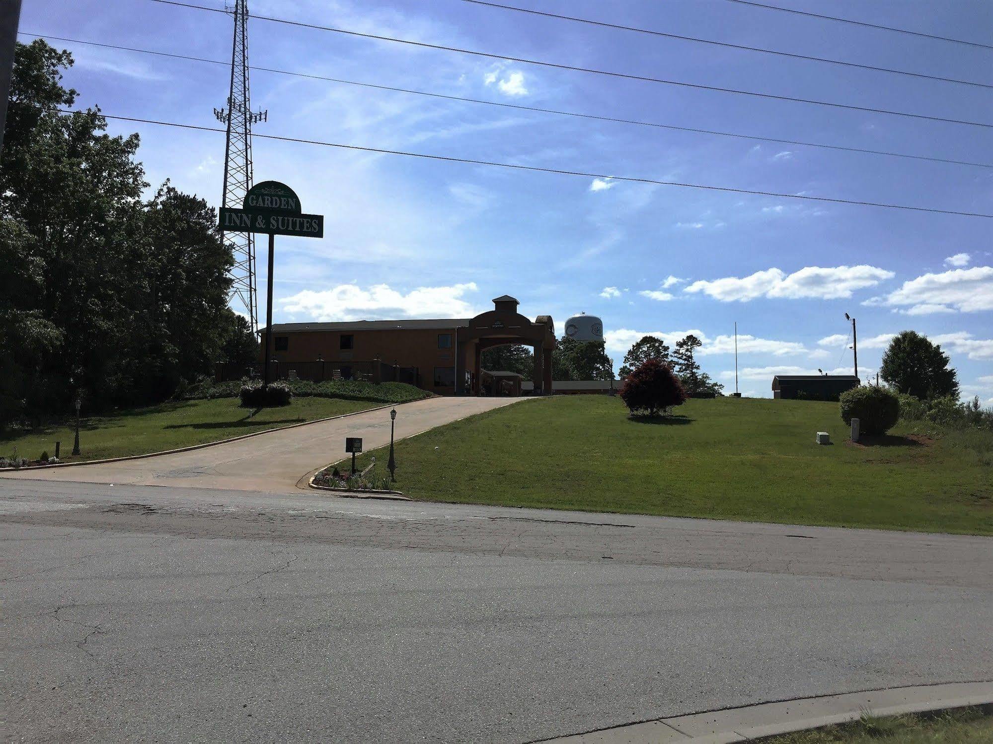 Garden Inn & Suites Hogansville Exterior photo